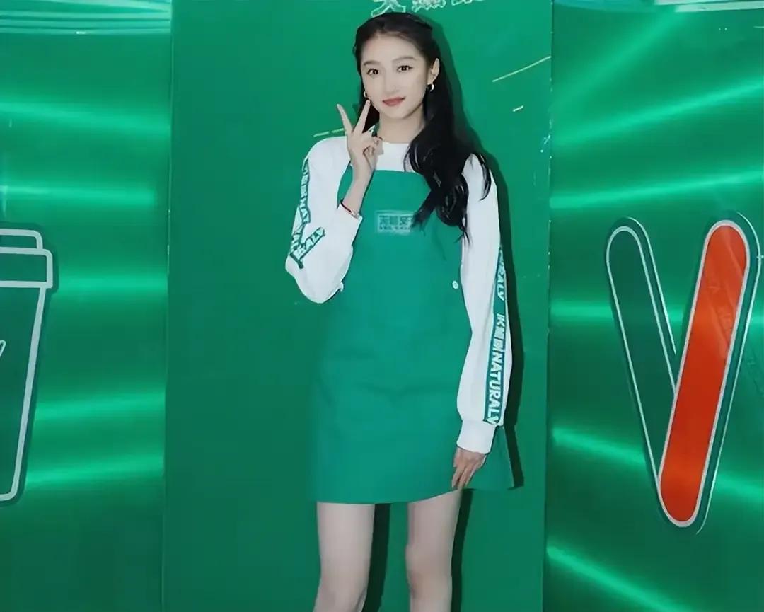 鹿晗关晓彤感情纠葛_明星们知道自己的黑料吗,_关晓彤奶茶加盟纠纷